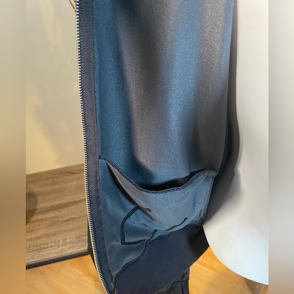 Lululemon Namaskar Hoodie Animal Swirl (Size 8) Charcoal Grey and Black - Picture 2 of 5